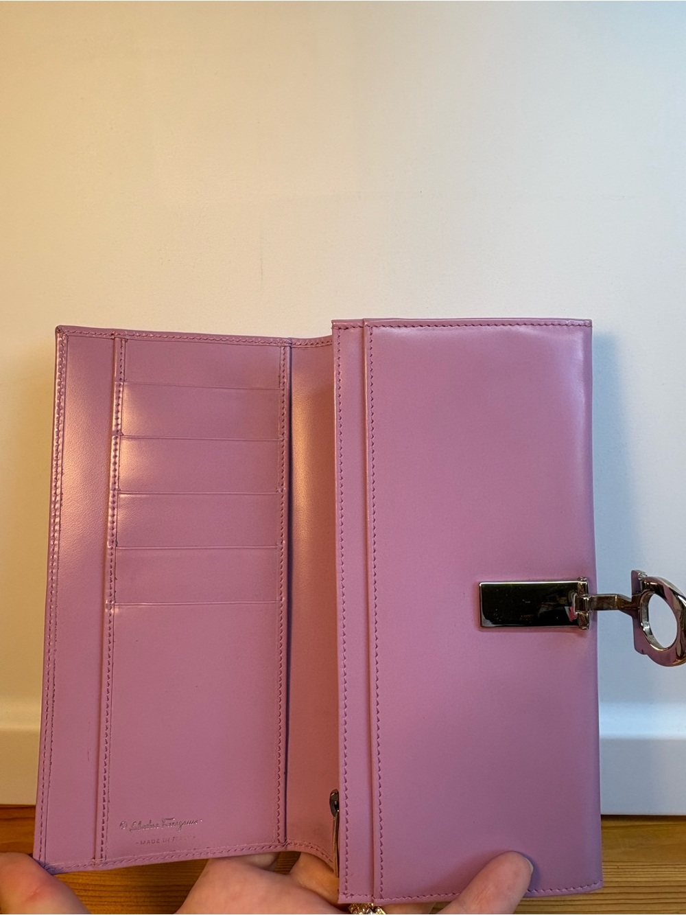 FERRAGAMO VINTAGE Y2K Pink/Lavender Leather Long Wallet with Signature clasp - Picture 3 of 5
